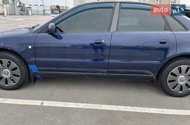 Седан Audi A4 1997 в 