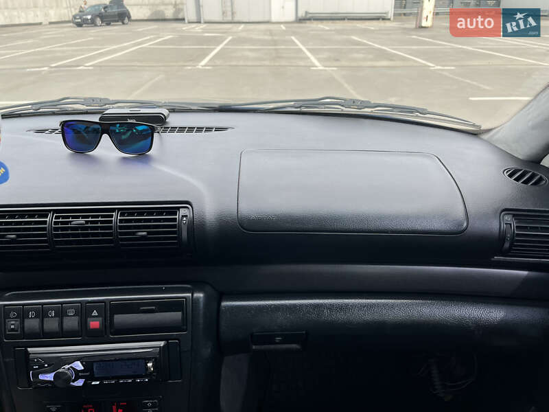 Седан Audi A4 1997 в Киеве