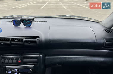 Седан Audi A4 1997 в 