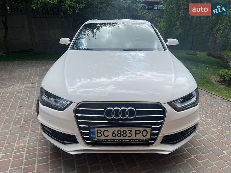 Седан Audi A4 2015 в Львове