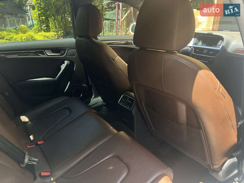 Седан Audi A4 2015 в Львове