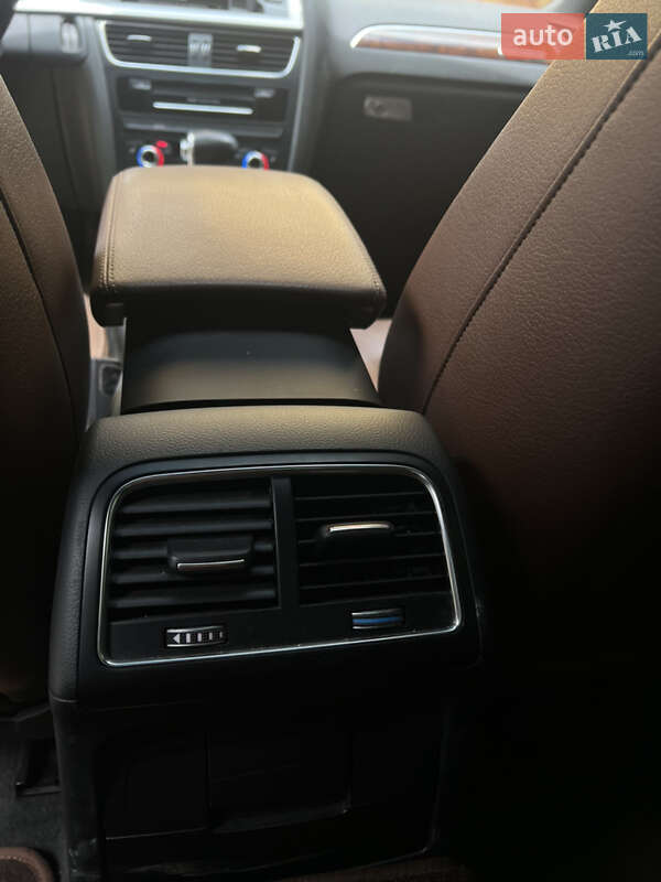 Седан Audi A4 2015 в Львове