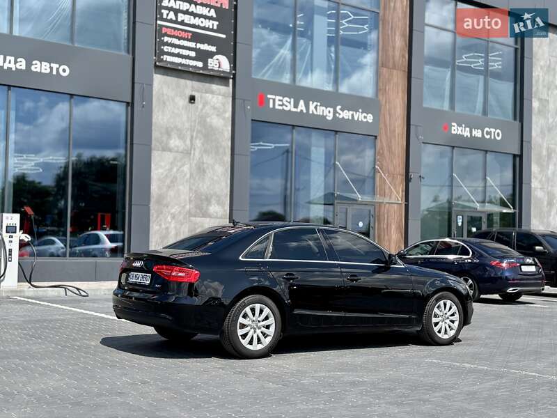 Седан Audi A4 2012 в Киеве