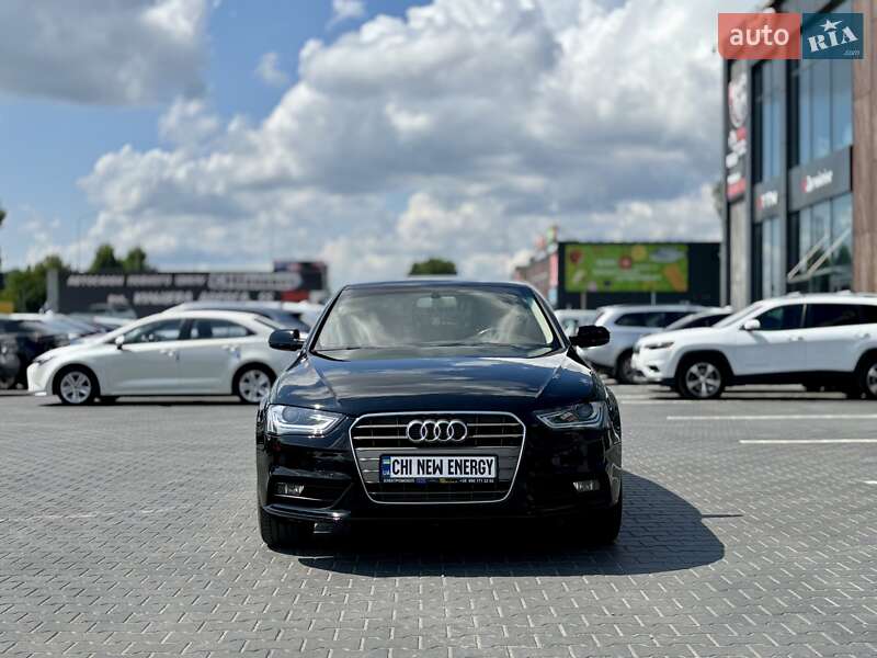 Седан Audi A4 2012 в Киеве