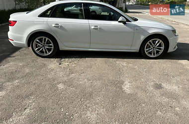 Седан Audi A4 2016 в 