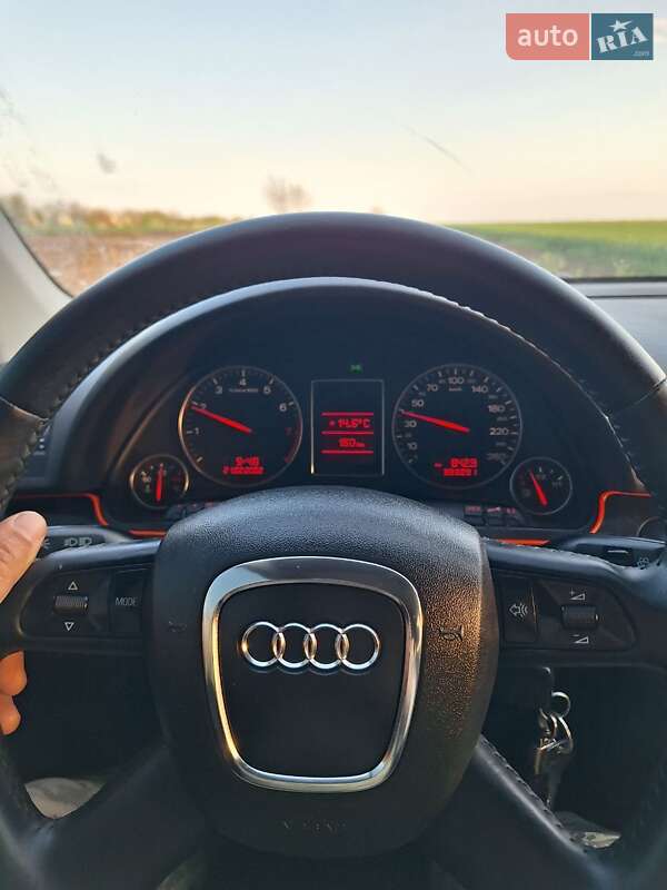 Седан Audi A4 2002 в Одессе