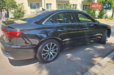 Седан Audi A4 2021 в 