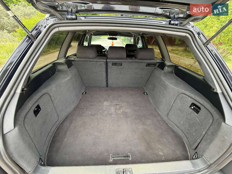 Универсал Audi A4 2000 в Вараше