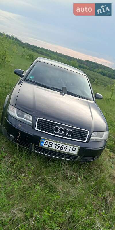 Седан Audi A4 2002 в Тростянце