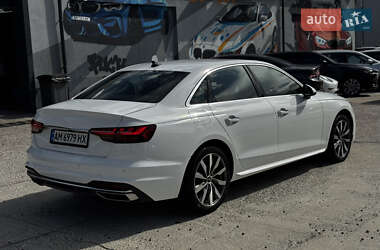 Седан Audi A4 2022 в 