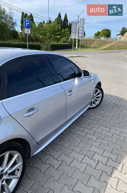 Седан Audi A4 2014 в 