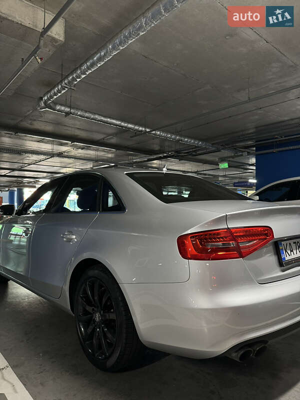 Седан Audi A4 2012 в Киеве