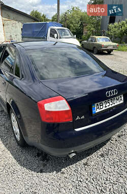 Седан Audi A4 2001 в 