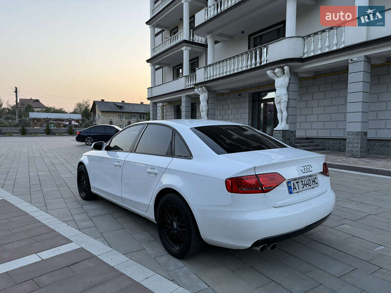 Седан Audi A4 2010 в Ивано-Франковске
