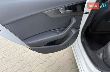 Седан Audi A4 2020 в 