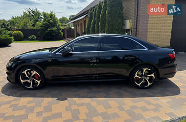 Седан Audi A4 2016 в 