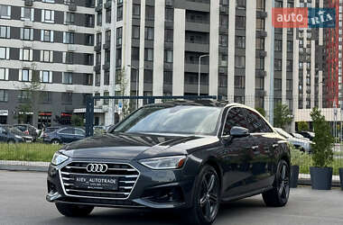 Седан Audi A4 2020 в 
