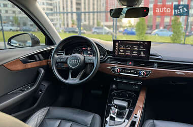 Седан Audi A4 2020 в 