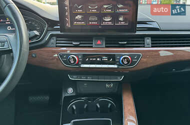Седан Audi A4 2020 в 
