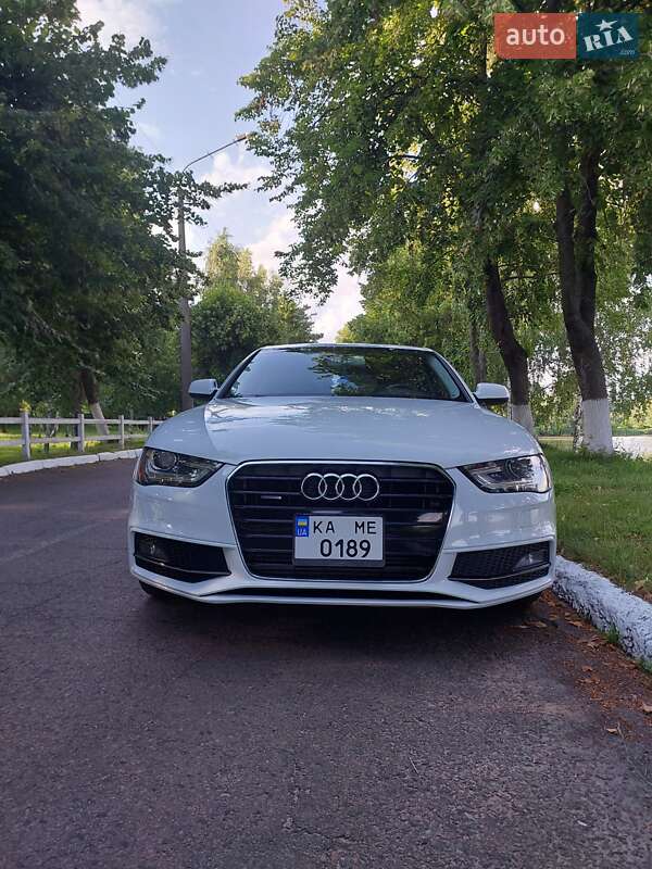 Седан Audi A4 2013 в 