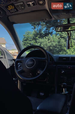 Седан Audi A4 2001 в 