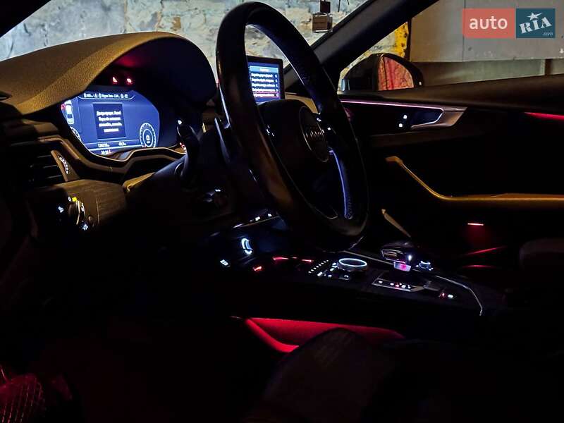 Седан Audi A4 2018 в Львове
