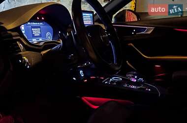 Седан Audi A4 2018 в 