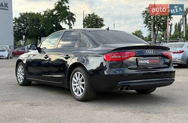 Седан Audi A4 2012 в 