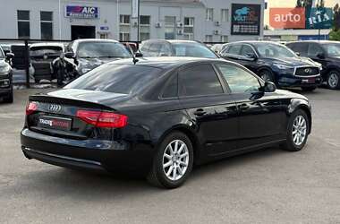 Седан Audi A4 2012 в 