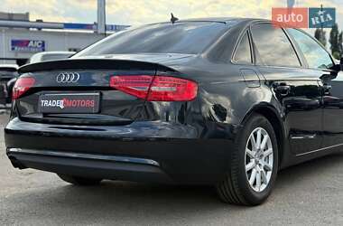 Седан Audi A4 2012 в 