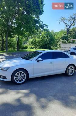 Седан Audi A4 2016 в 