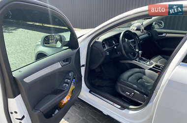 Седан Audi A4 2014 в 