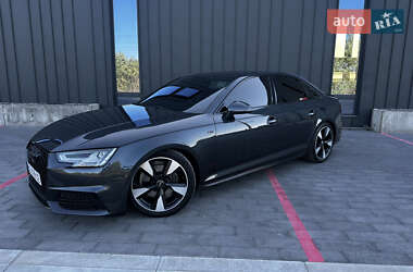 Седан Audi A4 2018 в 