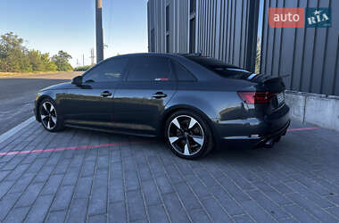 Седан Audi A4 2018 в 
