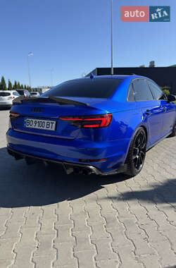 Седан Audi A4 2016 в 