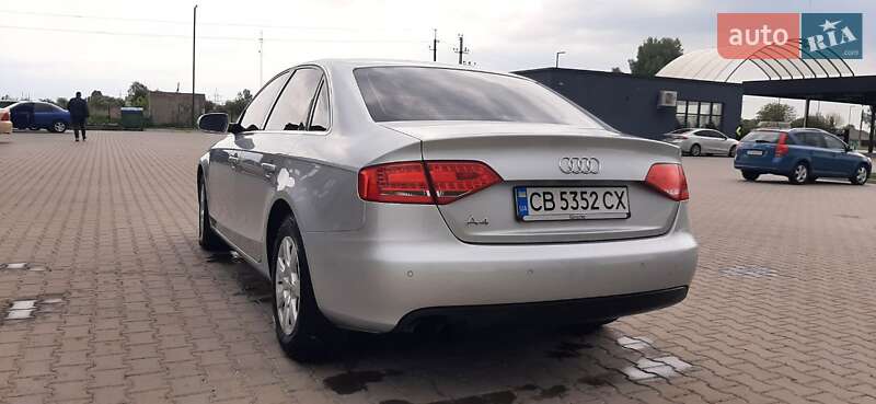 Седан Audi A4 2010 в Куликовке