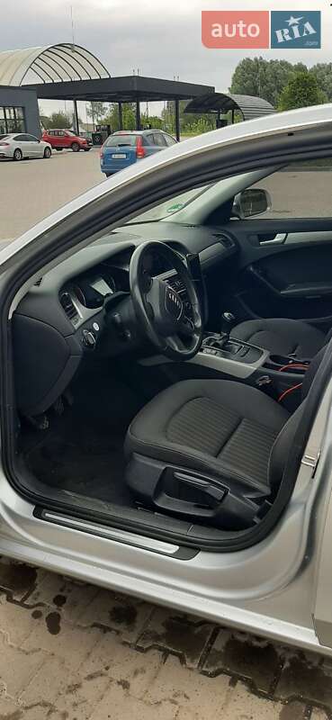 Седан Audi A4 2010 в Куликовке