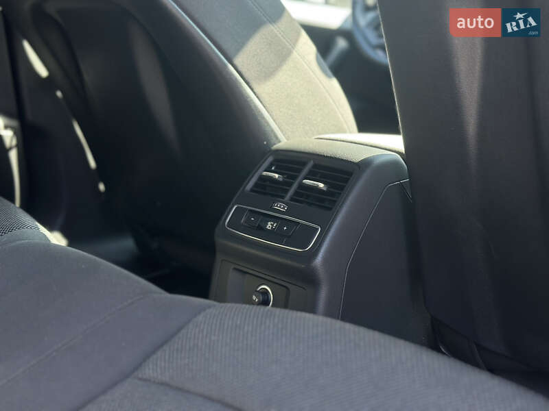 Универсал Audi A4 2017 в Львове