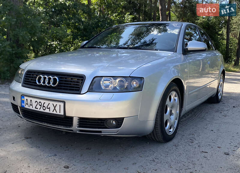 Седан Audi A4 2004 в 