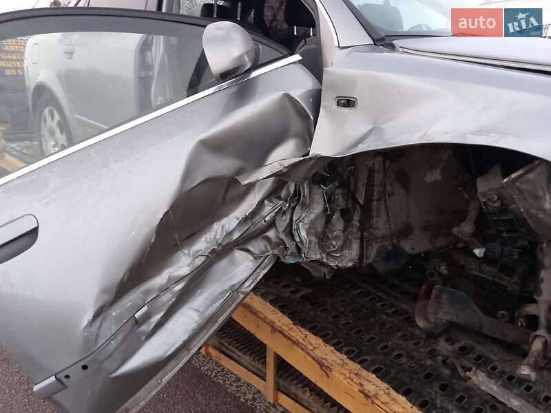 Седан Audi A4 2004 в Киеве