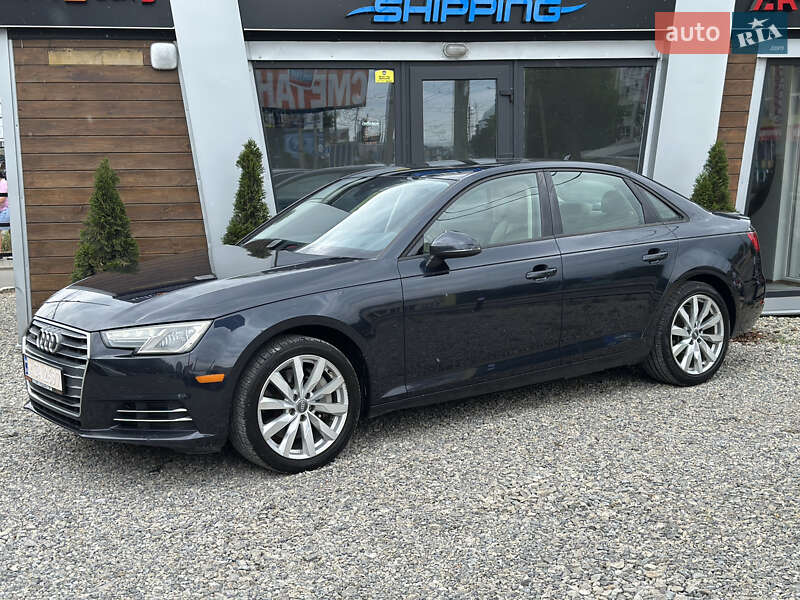 Седан Audi A4 2016 в Ивано-Франковске