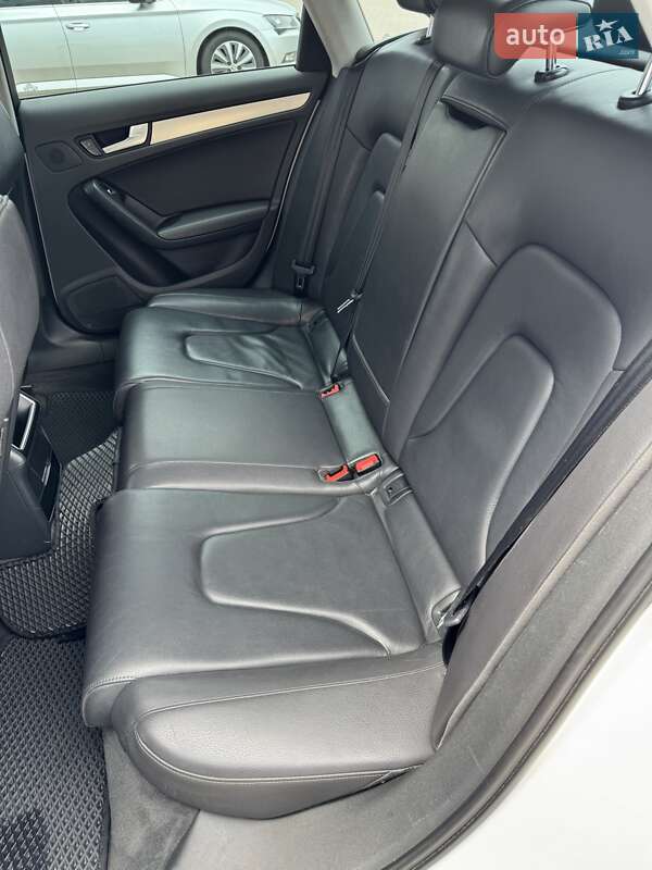 Седан Audi A4 2013 в Киеве