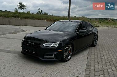 Седан Audi A4 2018 в 