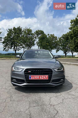 Седан Audi A4 2015 в 