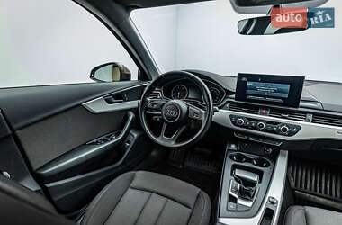 Седан Audi A4 2021 в 