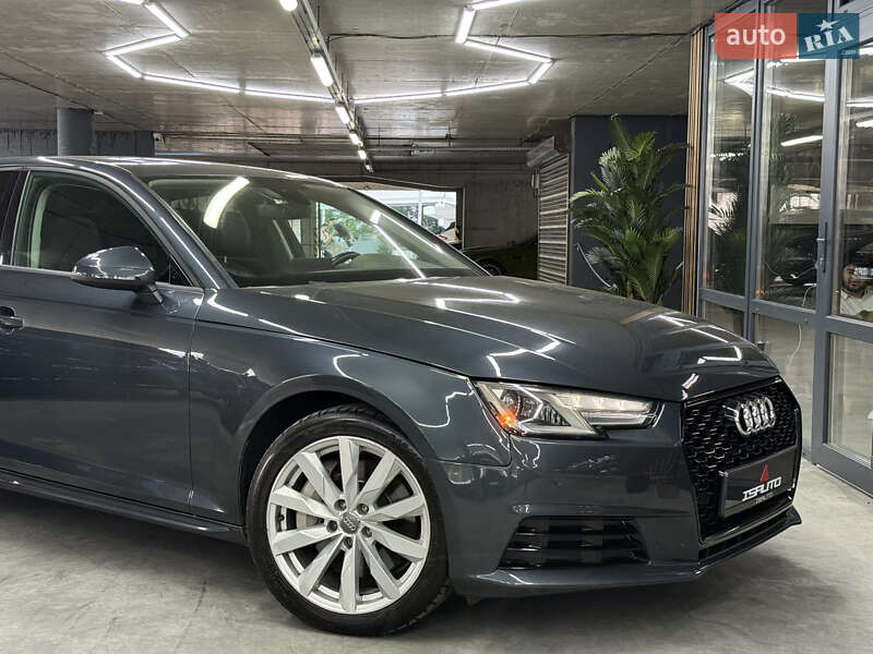 Седан Audi A4 2017 в Одессе