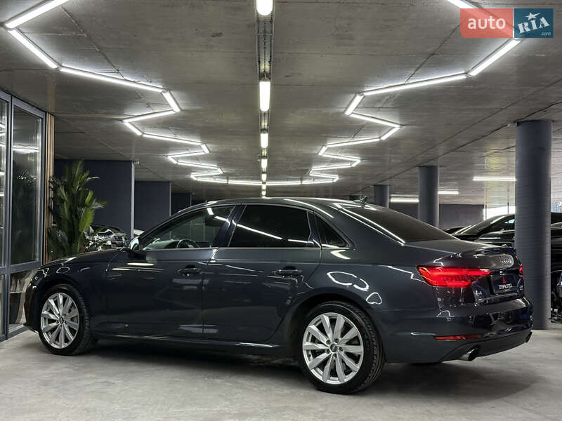 Седан Audi A4 2017 в Одессе