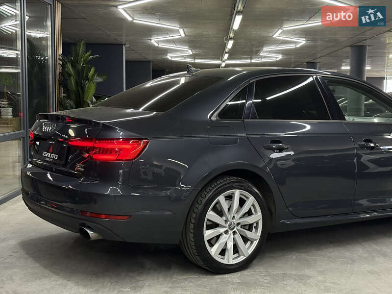 Седан Audi A4 2017 в Одессе