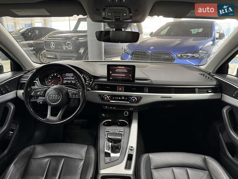 Седан Audi A4 2017 в Одессе