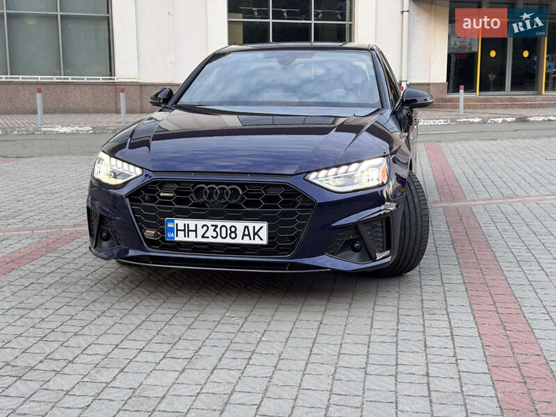 Седан Audi A4 2022 в Дніпрі